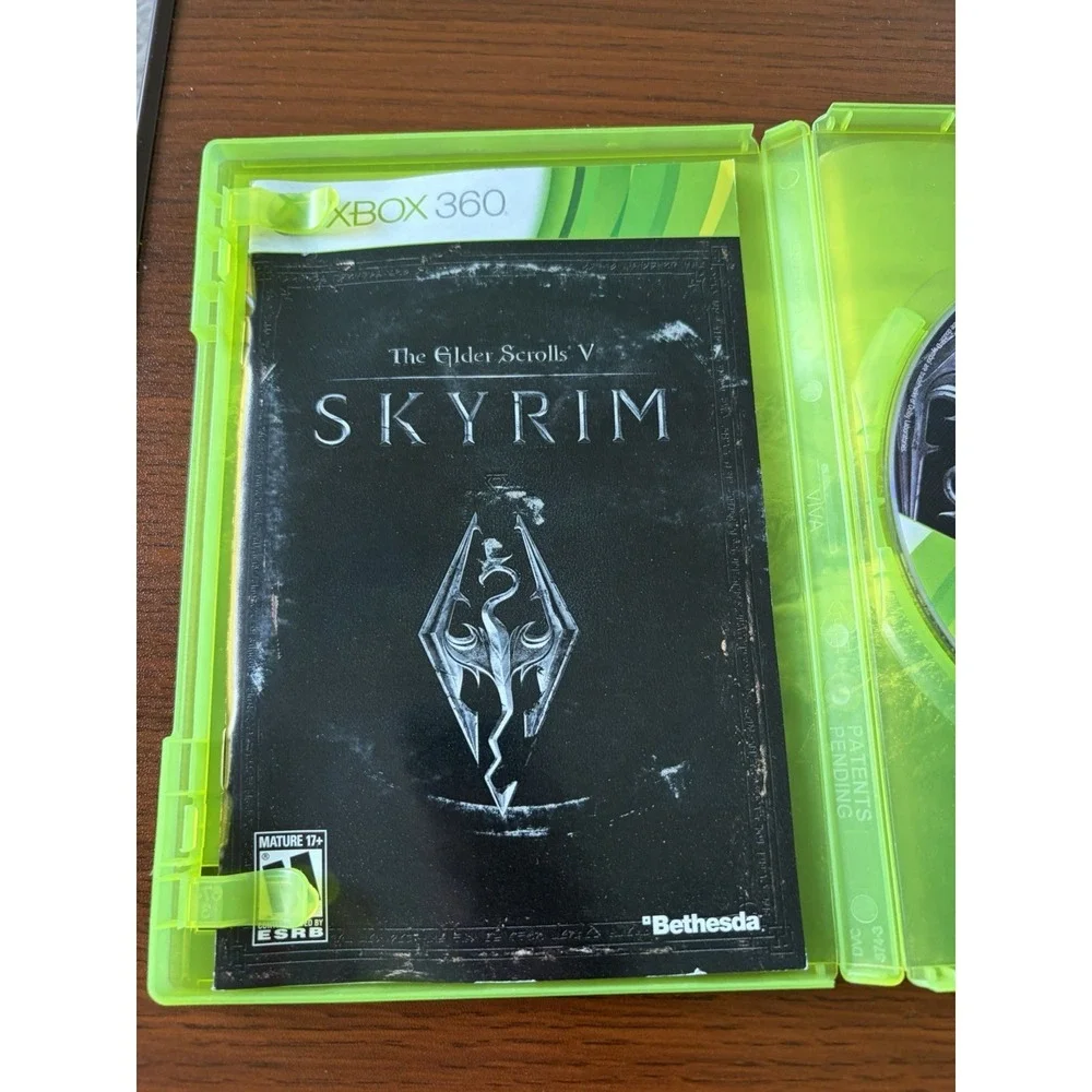The Elder Scrolls V: Skyrim - Xbox 360 Game With Box And Manual